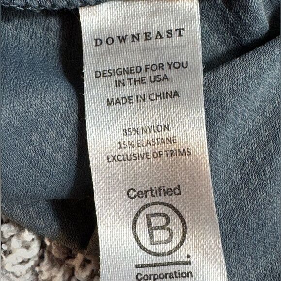 Downeast T shirt Womens size Medium V Neck Gray layering Tee Essential light - Picture 8 of 12